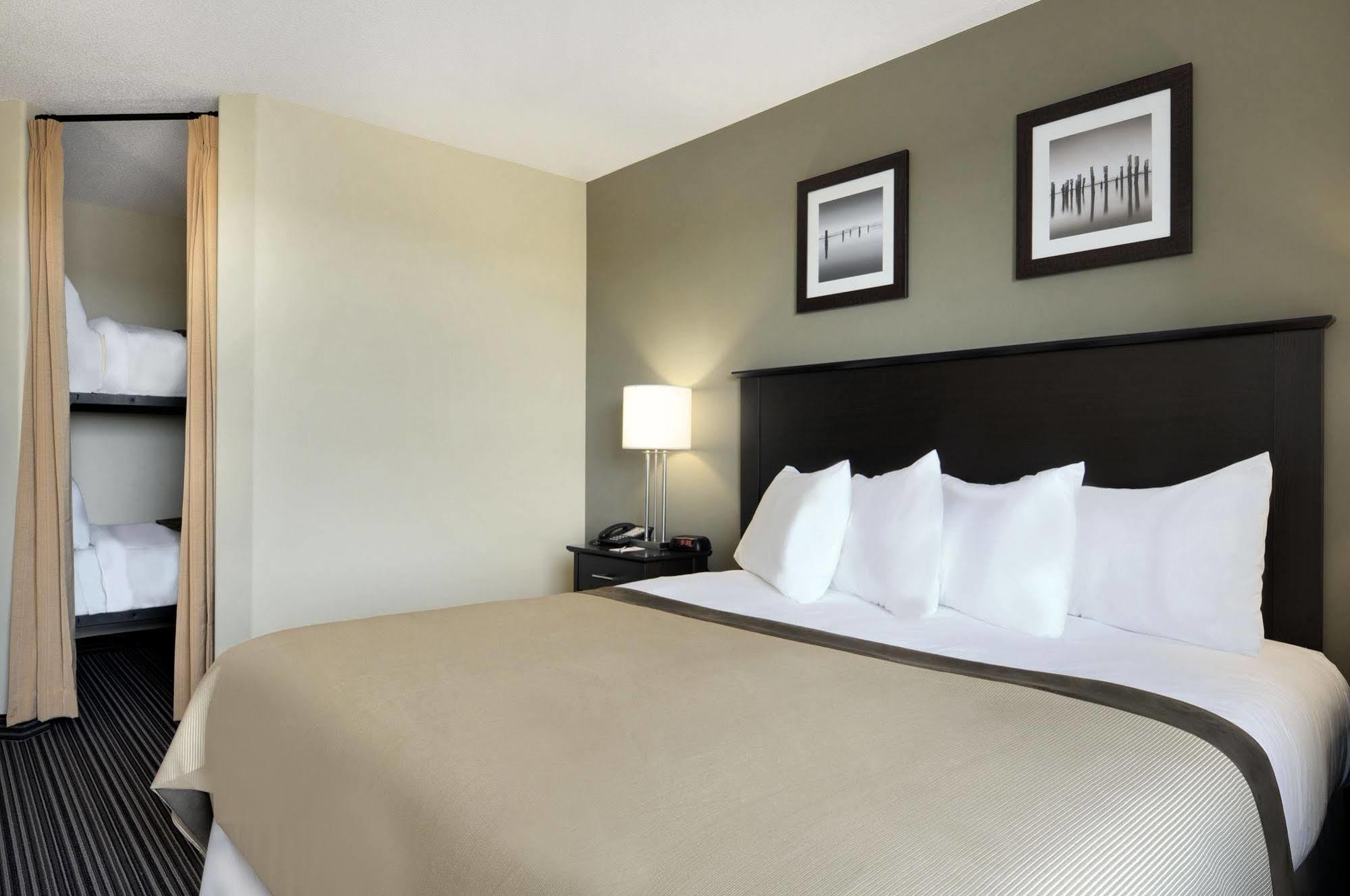 Super 8 By Wyndham Kapuskasing Quarto foto